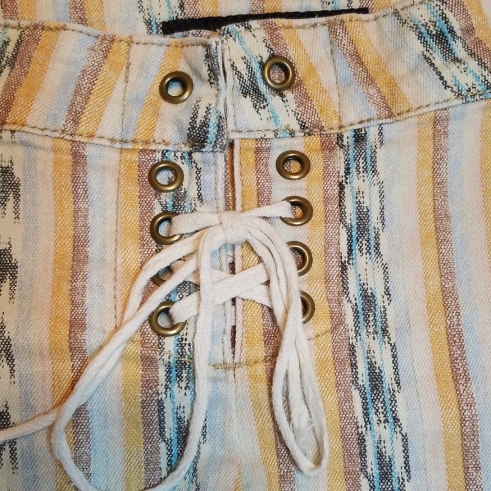 Billabong lite hearted denim shorts - Picture 3 of 7